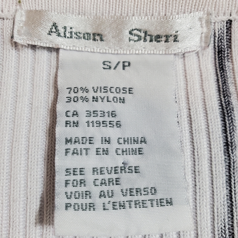 Alison Sheri Floral Top - Picture 8 of 9